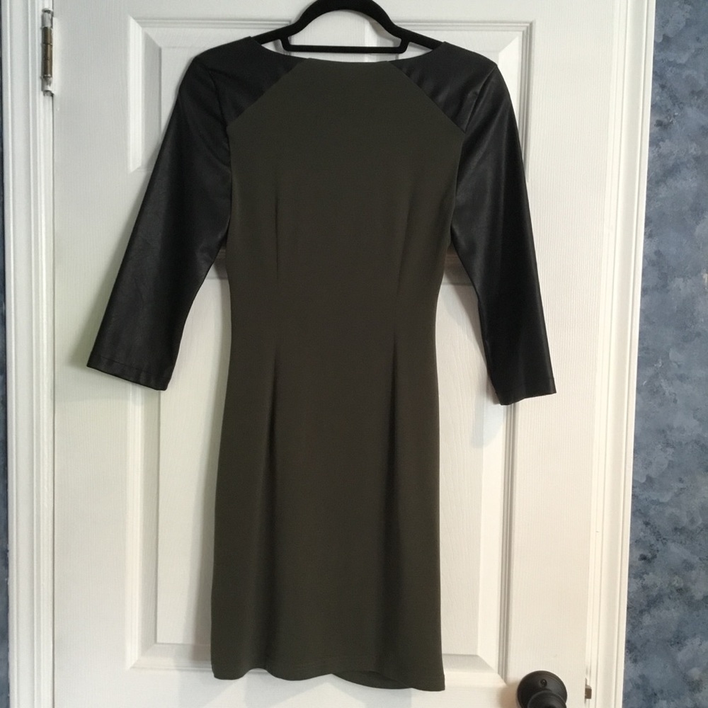 Dress - Picture 2 of 2